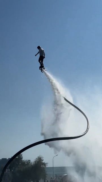 Выступление флайбордиста 💦 в честь празднования Дня рождения Гранд Отель Анапа 🎉 смотреть онлайн