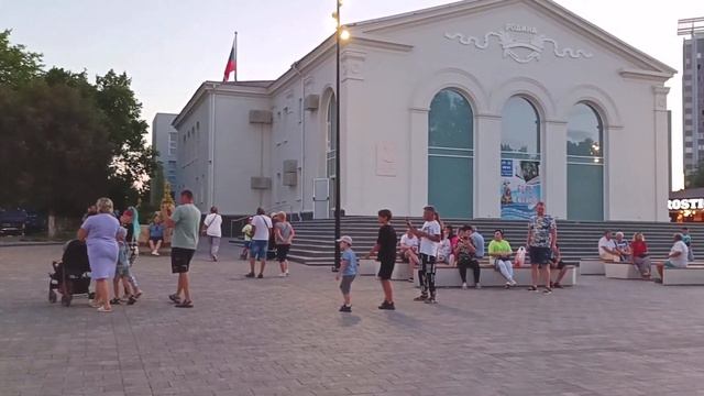По вечерней Анапе. Набережная, море, выход на Театральную площадь, начало ул  Астраханской.