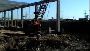 Экскаватор Э-5111 с ''шар бабой''/Soviet excavator E-5111 with crushing ball (24.06.2004)