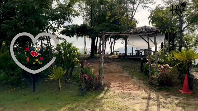 СЮДА ЕДУТ ИЗ ЛЮБОЙ ТОЧКИ МИРА смотреть онлайн