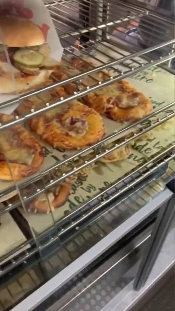 Школьные столовые в Германии 🇩🇪🍔💛 смотреть онлайн