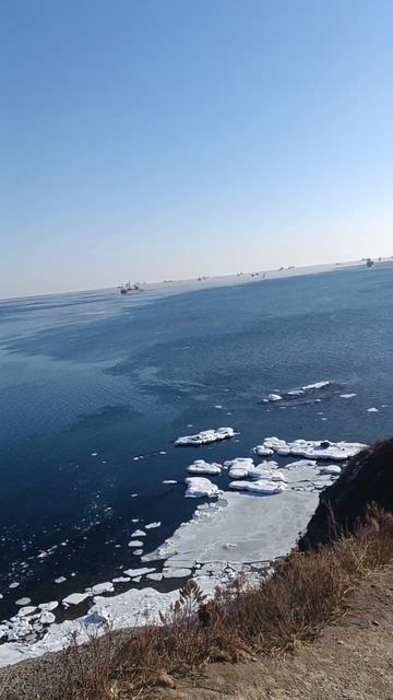 прекрасное😍 побережье в черте г. Владивостока, яркое солнце, февраль, без фильтров, оцените! смотреть онлайн