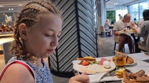 Отель Holiday International Sharjah 4* ОАЭ ЗАВТРАК