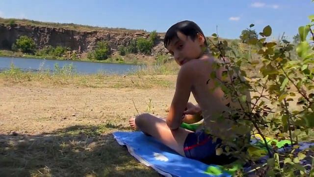 Літній день на озері в мар'янівському кар'єрі смотреть онлайн