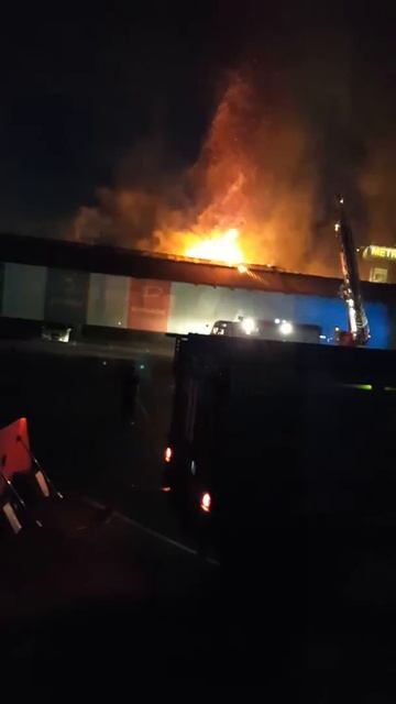 Рынок бухта на дмитровке горит смотреть онлайн