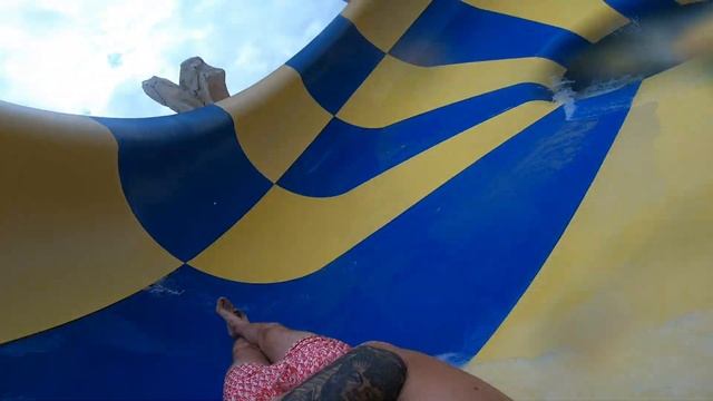 Акваленд Тенерифе, водная горка Торнадо смотреть онлайн