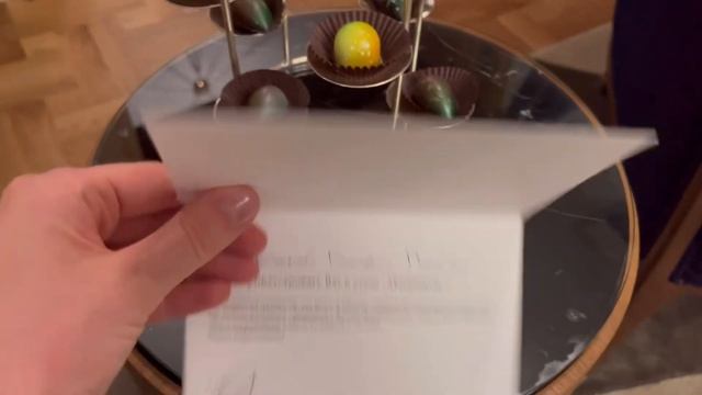 ЖИЗНЬ В ЦЕНТРЕ МОСКВЫ. ДВА ДНЯ В ПОСОЛЬСКОМ НОМЕРЕ ОТЕЛЯ МЕТРОПОЛЬ. смотреть онлайн