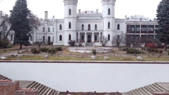 2021. Шарівський замок з висоти. 4К видео з дрону смотреть онлайн