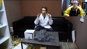Реакция ПчЕла TV на Mamix Live Прожгут ли 1000 бенгальских огней закрытый сейф?