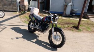 Мотоцикл SCOUT TW250 в черном цвете.