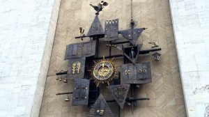 Часы на детском кукольном театре в Москве