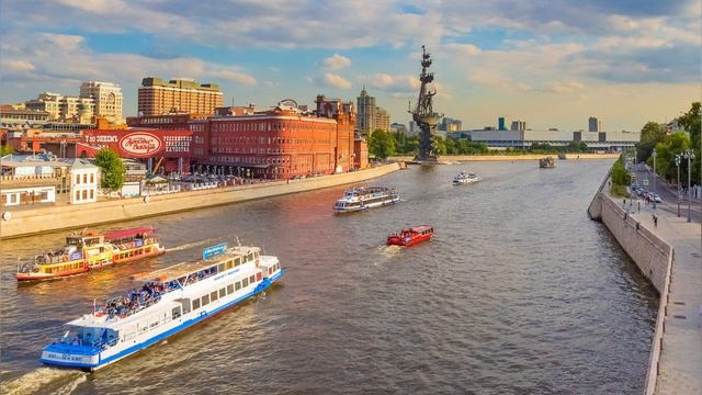 Речной трамвай (Moscow river tram).