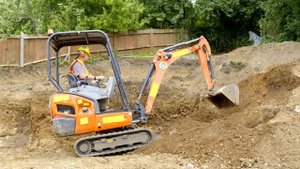 Can you say Digger? 🧱 | Yakka Dee!