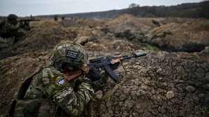 Боевиков ВСУ выбивают из лесополосы вокруг села Горналь