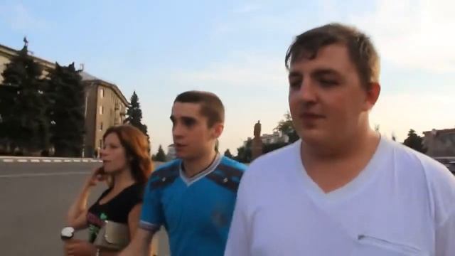 Молодые люди в Краснодоне Как жизнь здесь смотреть онлайн