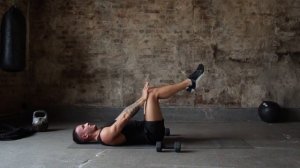 ТРЕНИРОВКА С ГАНТЕЛЯМИ НА МЫШЦЫ КОРА И ВЕРХНЕЙ ЧАСТИ ТЕЛА !