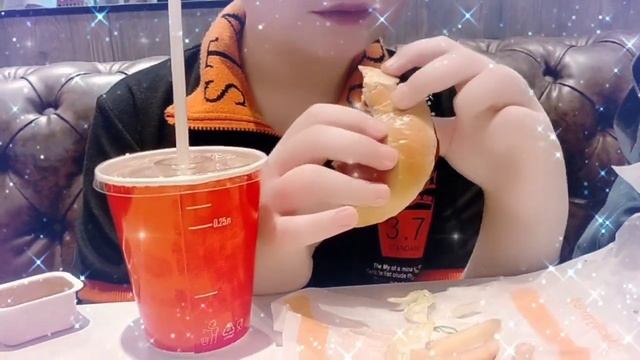 "НЕПРАВИЛЬНАЯ ЕДА" снова фастфуд 😁/ или "ИГРА НА НЕРВАХ" 🥴 смотреть онлайн