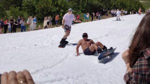 Хвалынск . Летний снег.