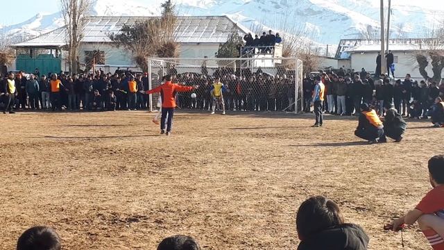 Фудбол да шахри вахдат смотреть онлайн