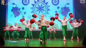 Студия танца " Юзик"  танец " Будь в тренде", " Стежки дорожки".