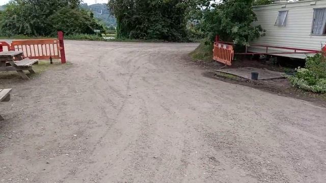 Обзор нашего Кемпа - Top Camp. Работа в клубничной ферме в Англии. ЧАСТЬ 2 смотреть онлайн