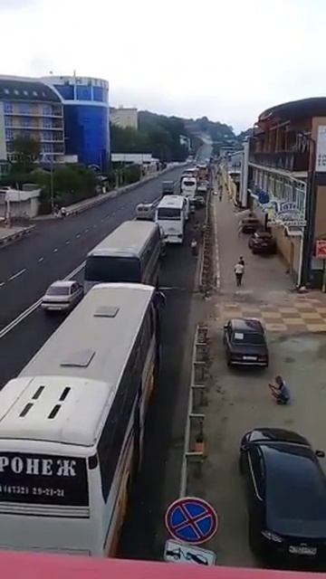 Дорога через пост Лермонтово..Кто хочет отдохнуть в Лазаревском!!!! смотреть онлайн