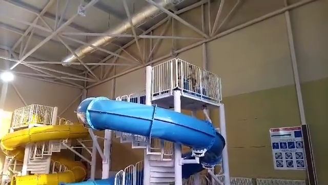 Яхонты - Истра. Горка в бассейне. смотреть онлайн