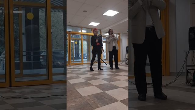 Песни создаюшие настроение и собирающие друзей. смотреть онлайн