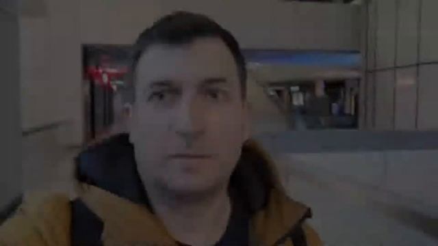 Один в городе, когда все закрыто в Европе в выходные смотреть онлайн