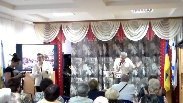 Les Champs Élysées - performed by Yevgeniy Orel (Евгений Орел), backed by an instrumental track смотреть онлайн