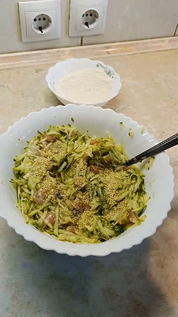 Кабачки с куриной грудкой #кабачкирецепты смотреть онлайн