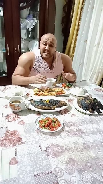 شعب ملوش مسكه 😂😂😂
حب الناس رزق 😍😍
والكابتن الفرفوش برضو رزق 😍😍 تحياتي
ك / محب الخواجه 😍💪
# смотреть онлайн