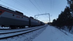 ВЛ11.8-817 с паровозами ЭР-787-66\81 ЭР-796-46 перегон Шемякино-Малоярославец 7.12.2016