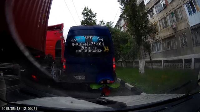 Маршруточные мудаки на дорогах Новороссийска смотреть онлайн