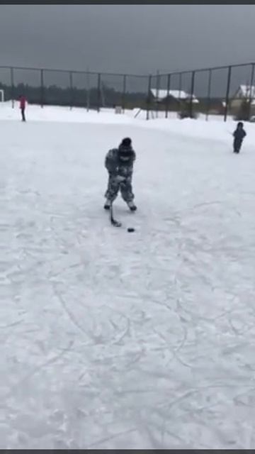 Зимний каток 2018  в коттеджном посёлке Малиновые вечера