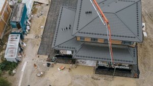 ЗАЛИВКА БЕТОНА НА СЛОЖНОМ УЧАСТКЕ С ПОМОЩЬЮ БЕТОНОНАСОСА | HouseHub