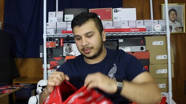 Supreme FW 16 Red 3M Reflective Repeat Backpack Unboxing + Review! смотреть онлайн