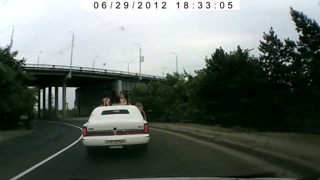 Девушки зажигают на Линкольне!!! смотреть онлайн