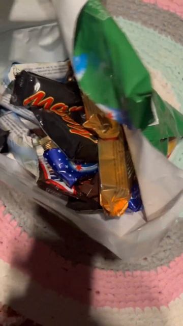 У каждого свой мешок с шоколадками!😀👍❤️ смотреть онлайн