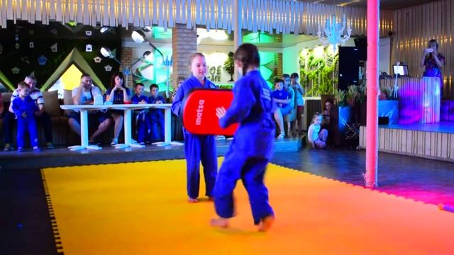 Demonstration. Demo Team SEVASTOPOL KIDS / Доброе кафе. Детское шоу