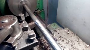 Проточка длинного вала.