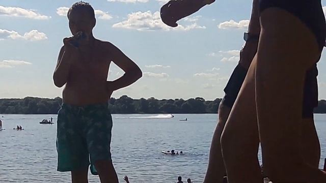 Сабы, бананы, моторки, яхты,  пляжи с кафе и даже плавучей баней!!!! в 30 мин. на Можайском море!!!