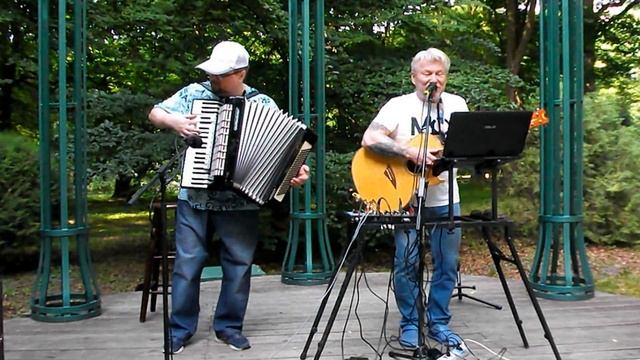 Новинка! Василий Суворов(аккордеон) и Федор Романов(вокал,гитара)-Песня "Лето". Калининград, 2024г. смотреть онлайн