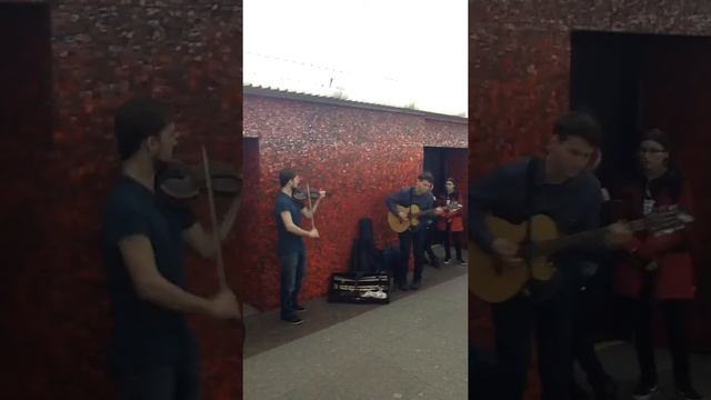 Поцаны исполняют в метро смотреть онлайн