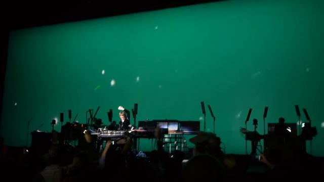 08.11.2011 - Jean Michel Jarre - Calypso 3 (Live in Berlin) смотреть онлайн