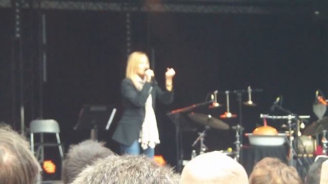 Lara Fabian - Pas sans toi - Coudekerque Branche смотреть онлайн