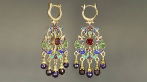 Серьги из золота «Лунницы» с гранатами, аметистами, изумрудами, сапфирами и горячей эмалью