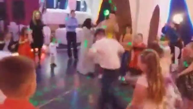 Выпускной 4 В- 2018 кафе(6) смотреть онлайн