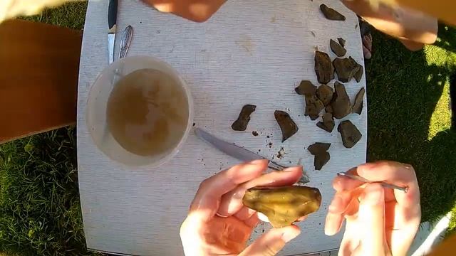 ВЫРЕЗАЕМ ИЗ КАМУШКОВ смотреть онлайн