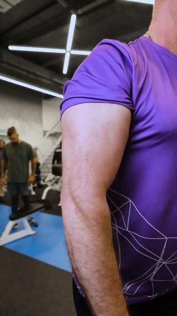 В сети фитнес-клубов Ohana у вас не останется шанса выполнить упражнение в неправильной технике😅 смотреть онлайн